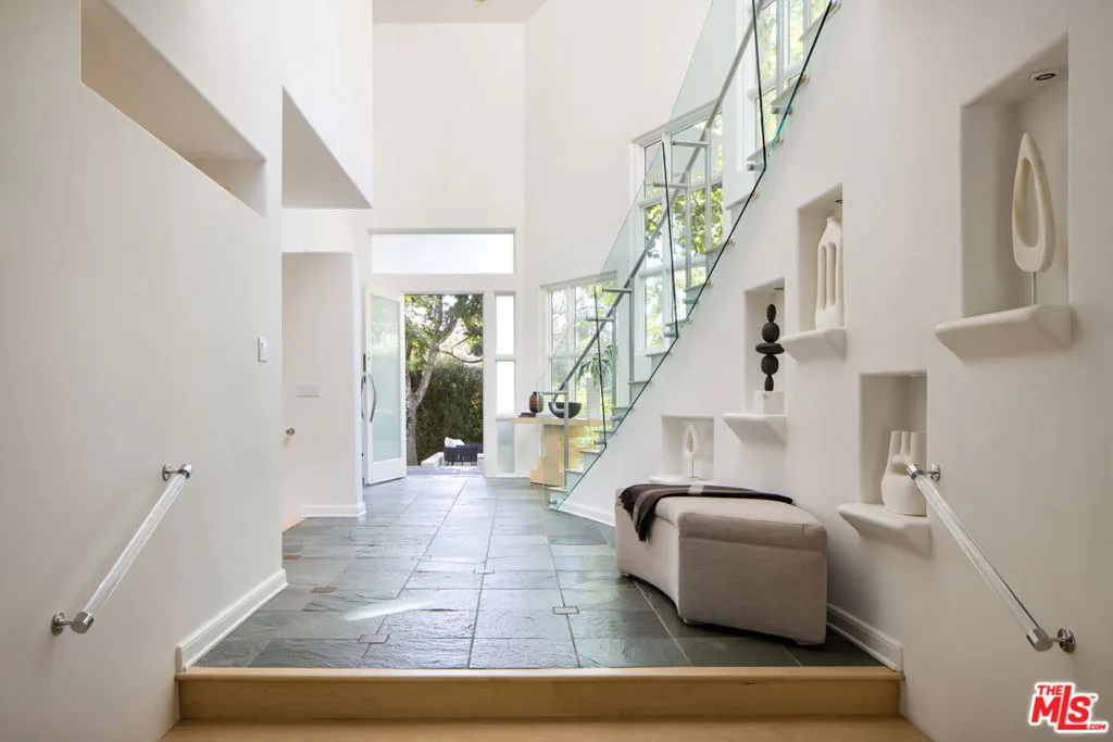 Los Angeles, California 90049, United States, 5 Bedrooms Bedrooms, ,6 BathroomsBathrooms,Residential,Active,225038