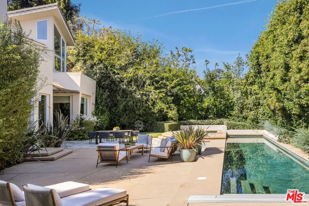 Los Angeles, California 90049, United States, 5 Bedrooms Bedrooms, ,6 BathroomsBathrooms,Residential,Active,225038