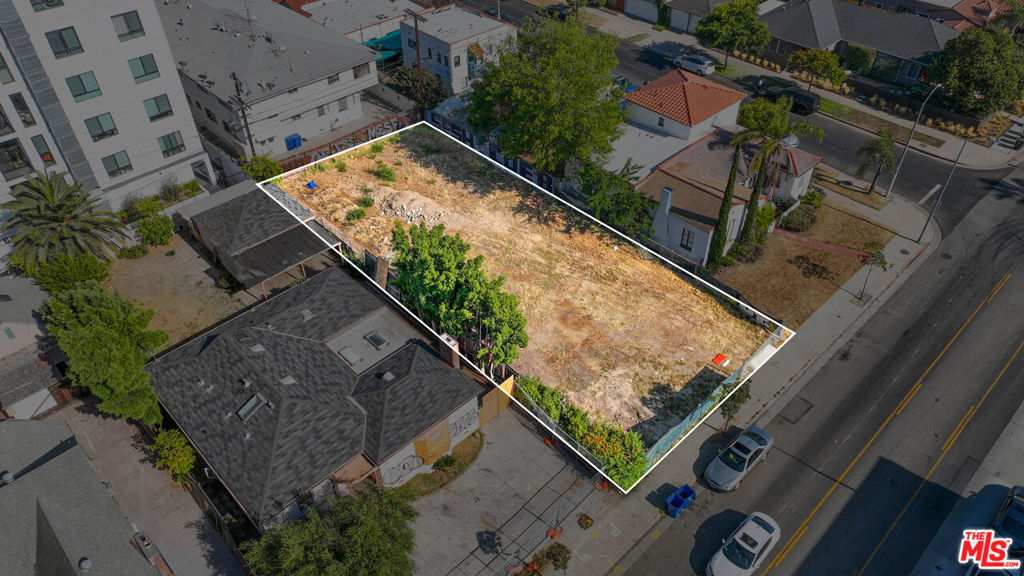 1562 S Fairfax Avenue