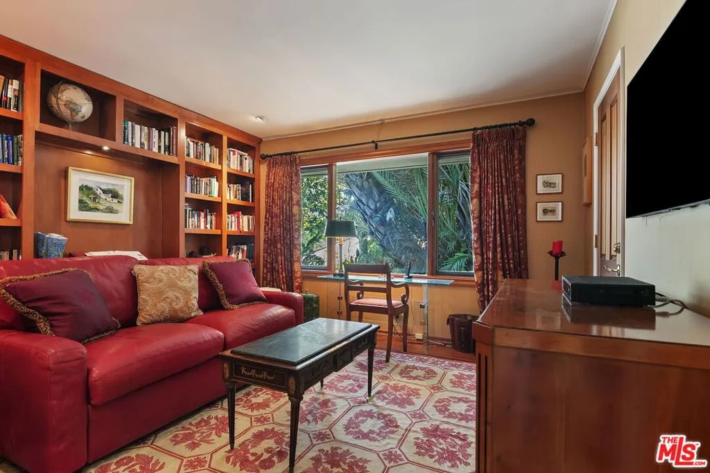 Pacific Palisades, California 90272, United States, 3 Bedrooms Bedrooms, ,3 BathroomsBathrooms,Residential,Active,191504