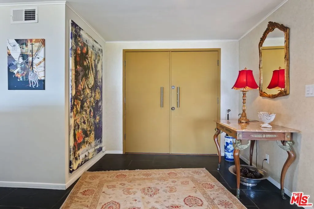 Pacific Palisades, California 90272, United States, 3 Bedrooms Bedrooms, ,3 BathroomsBathrooms,Residential,Active,191504