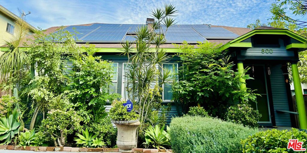 800 N Hobart Boulevard