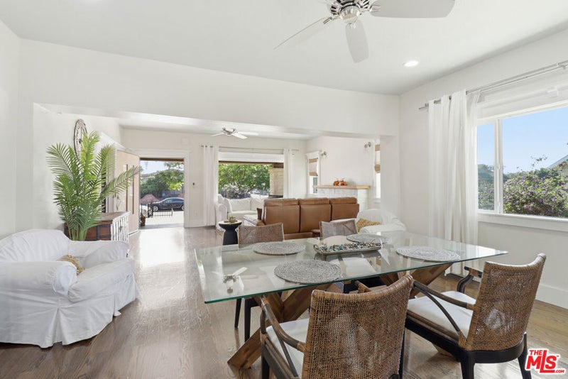 1459 W 47th Street