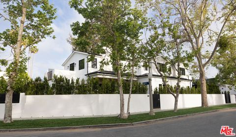 3935 Rhodes Avenue Studio City CA 91604