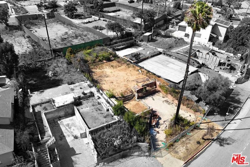 16827 W Sunset Boulevard