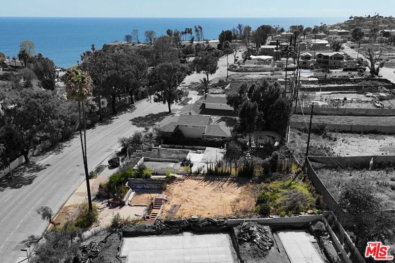 16827 W Sunset Boulevard