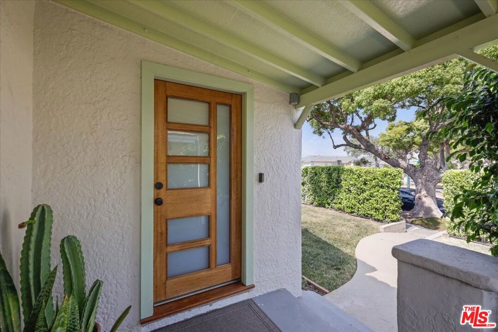 Properties 4 1903 S Primrose Avenue