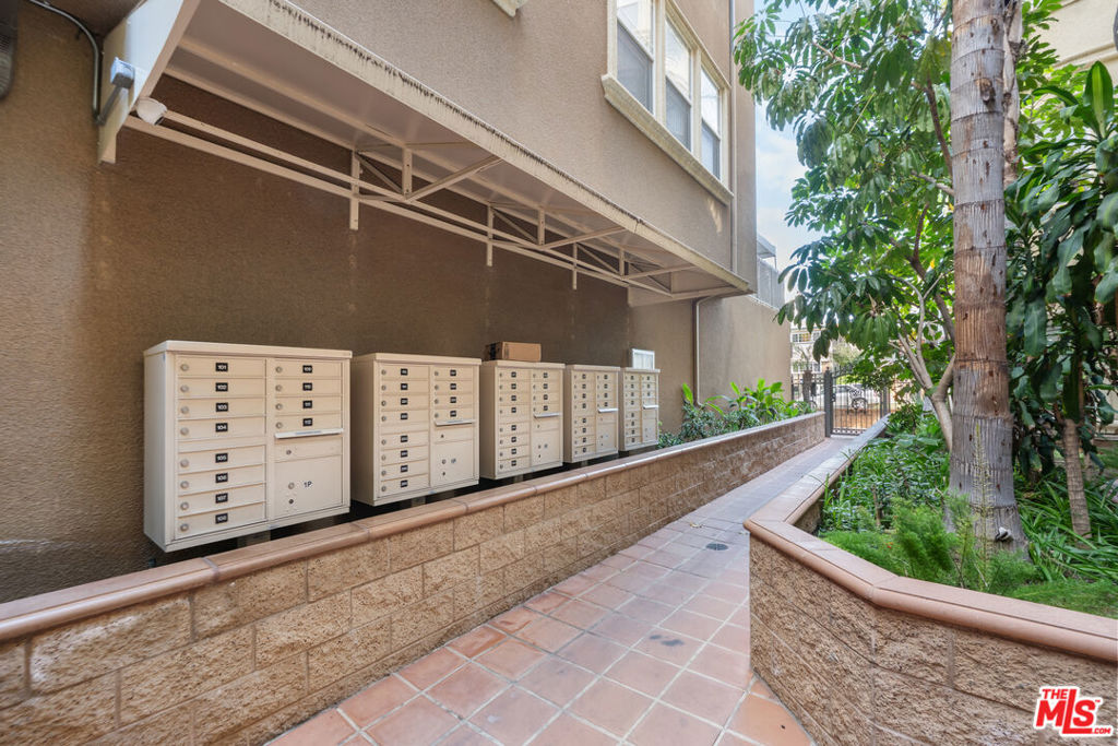 917 S New Hampshire Avenue 202