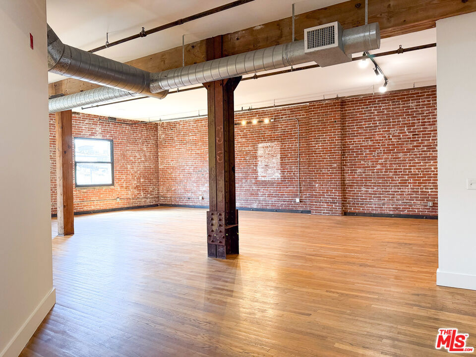215 S Santa Fe Avenue 4