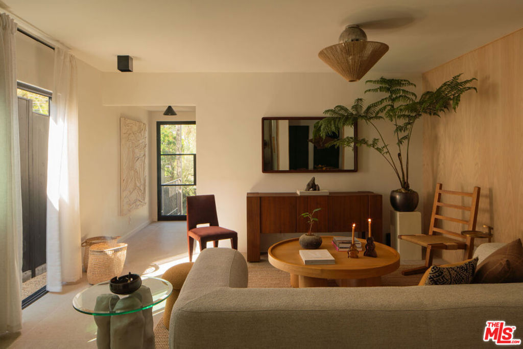 Properties 2 710 Amador Street