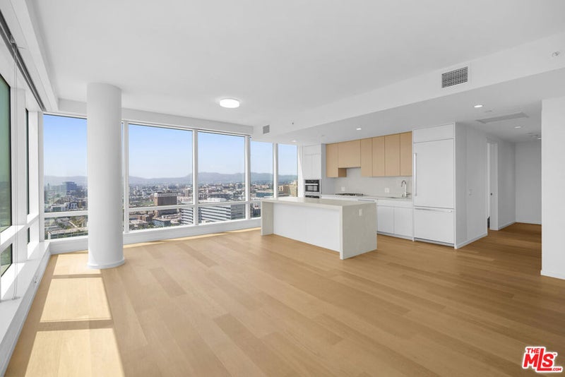877 Francisco Street 2811