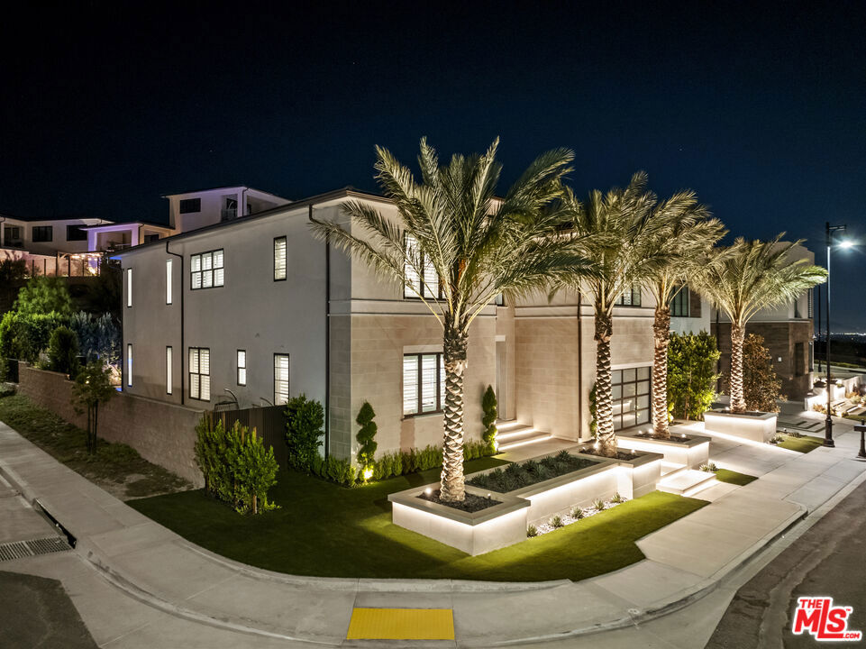 20211 W Liverpool Way