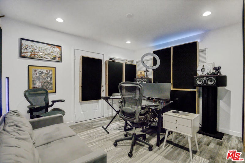 4112 Vanetta Place
