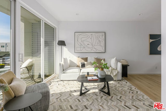 5851 David Avenue, Los Angeles