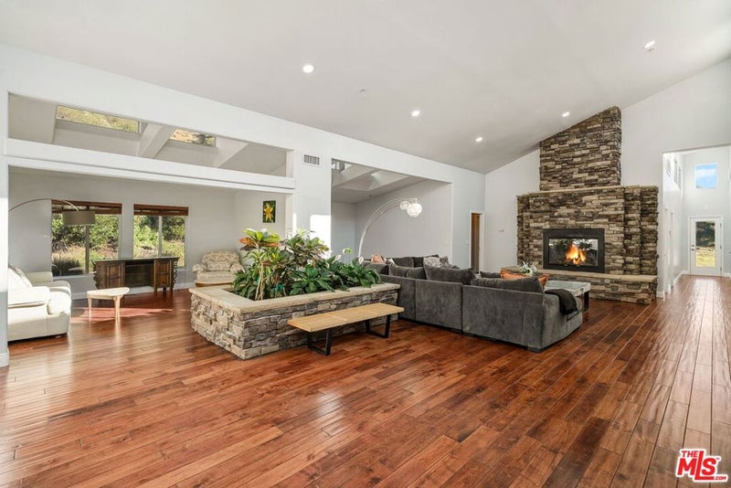 3701 Kanan Road