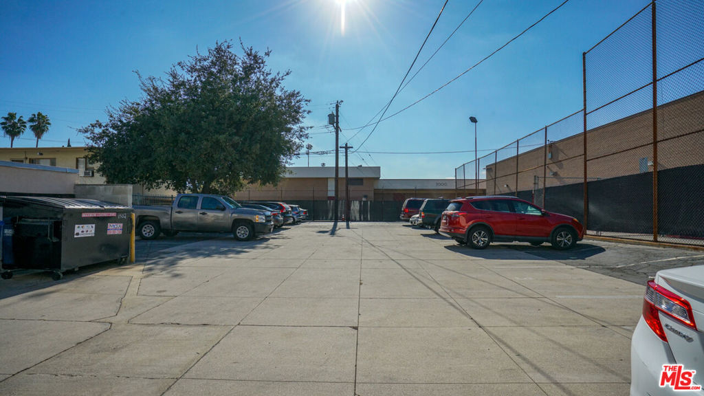 1502 E Broadway