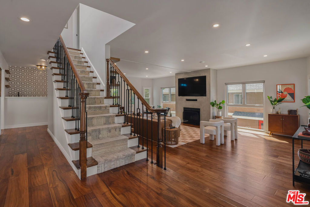 1096 Oban Drive