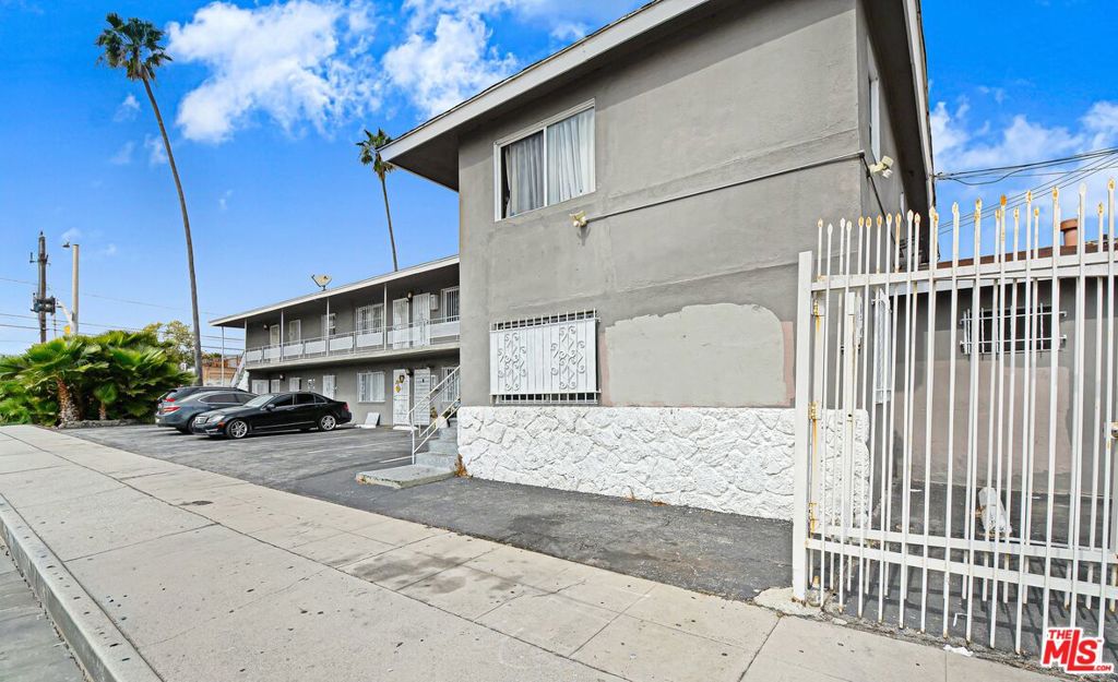 10974 S Figueroa Street