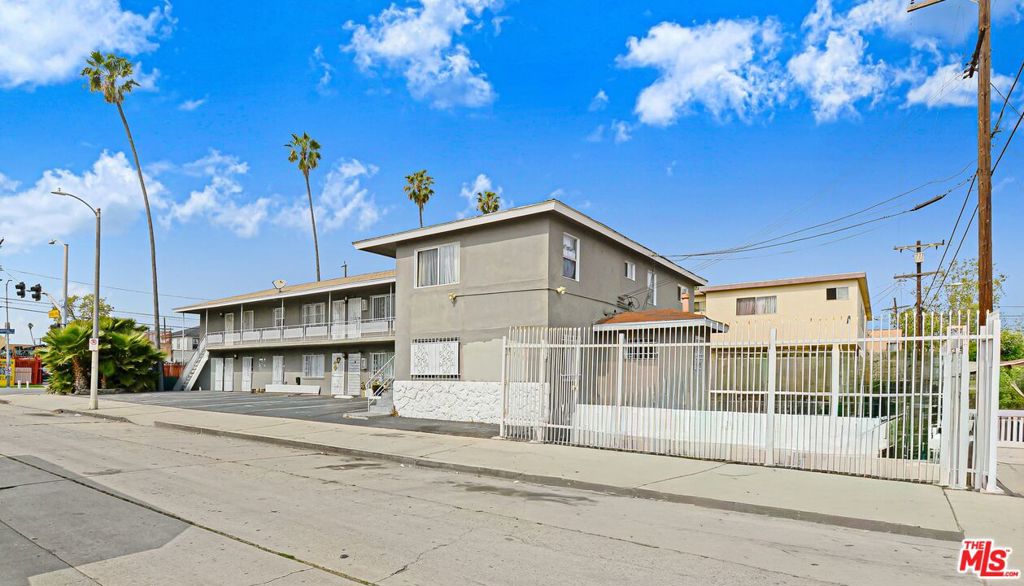 10974 S Figueroa Street