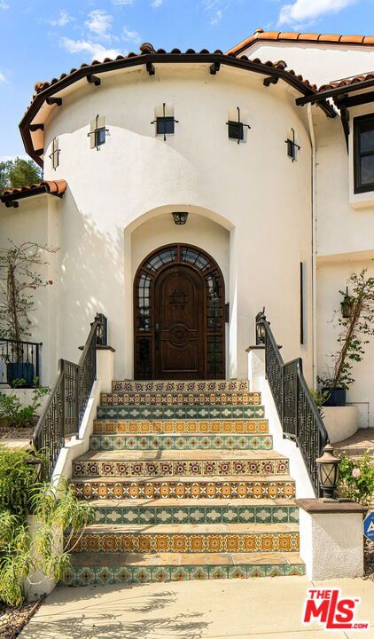 2501 Hermosita Drive