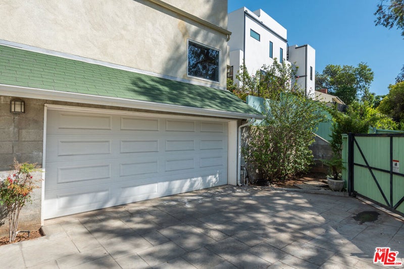 611 Baylor Street