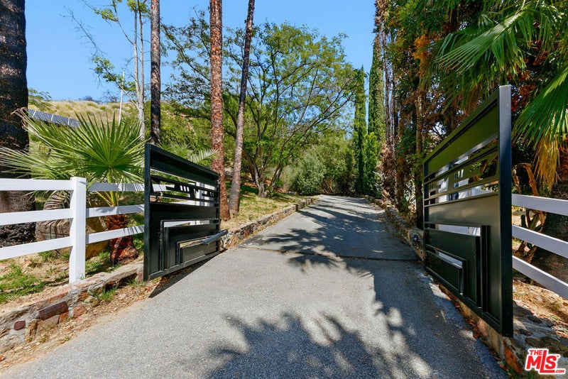 260 Loma Metisse Road