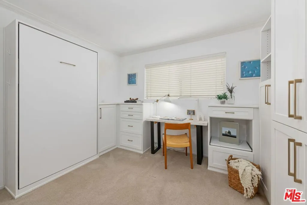 Santa Monica, California 90403, United States, 2 Bedrooms Bedrooms, ,2 BathroomsBathrooms,Residential,Active,151608