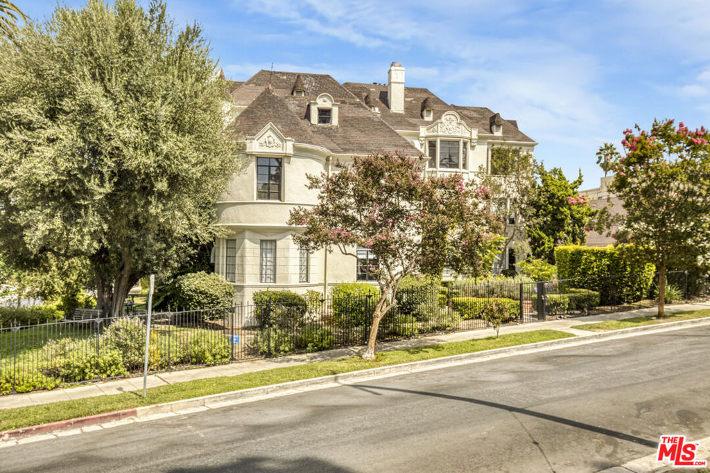 Properties 1 4327 Francis Avenue