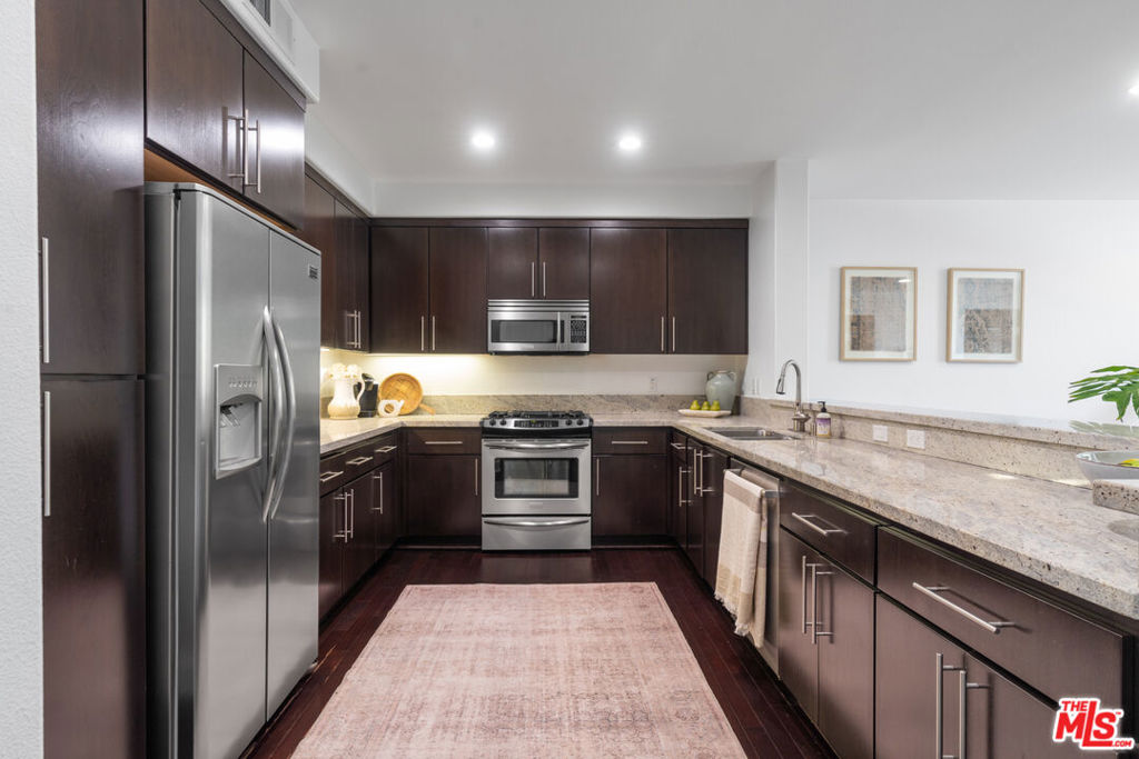 10878 N Bloomfield Street 210