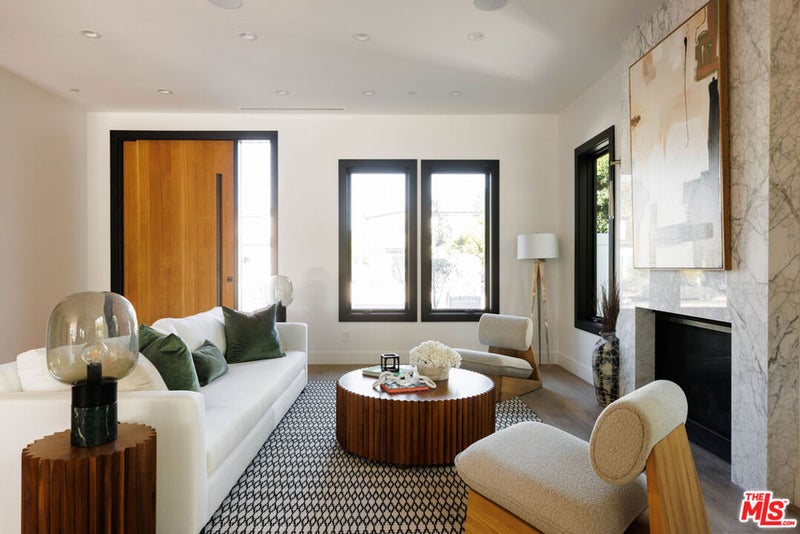 4447 N Camellia