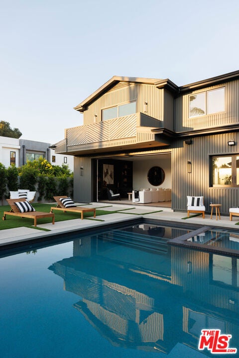 4447 N Camellia