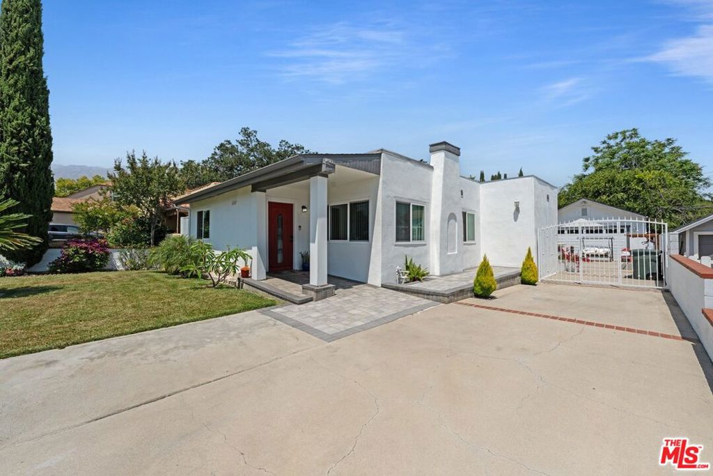 Properties 1 1430 N Dominion Avenue