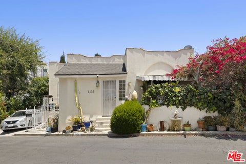 Photo of 3125 Berkeley Circle, Los Angeles, CA 90026 (MLS # 26103235)