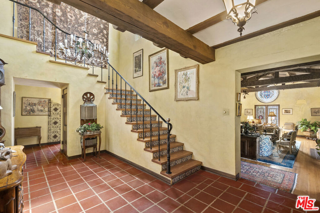706 N Maple Drive