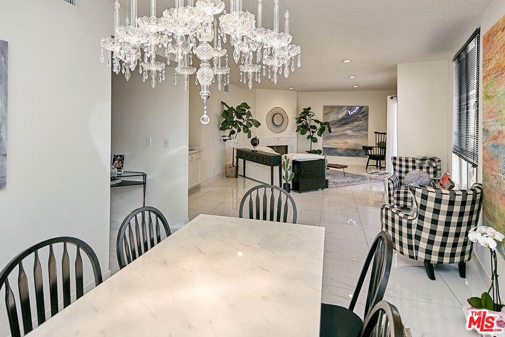 Properties 4 4444 Wilshire Boulevard 206