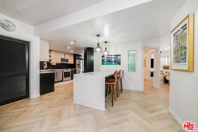 4310 Cahuenga Boulevard 104