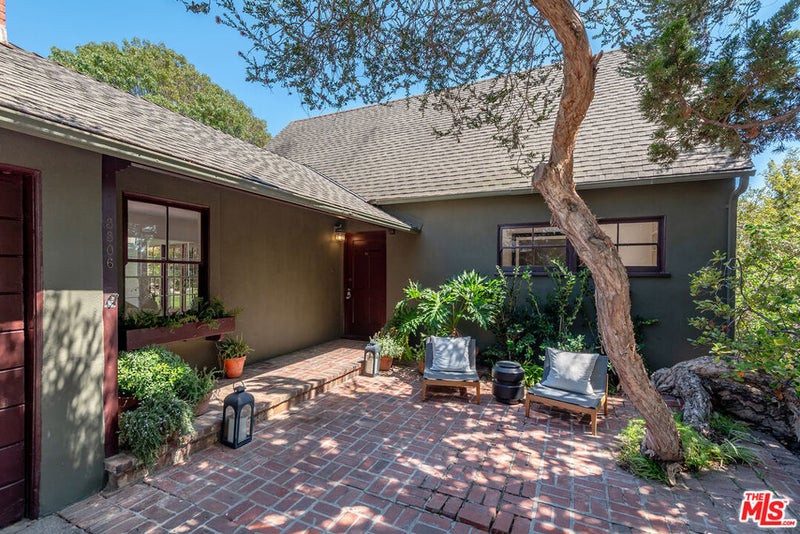 3306 Veteran Avenue