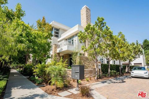 13042 W North Icon Circle Playa Vista CA 90094