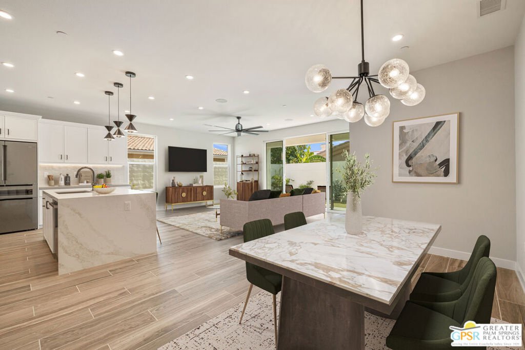 51630 Avenida Villa