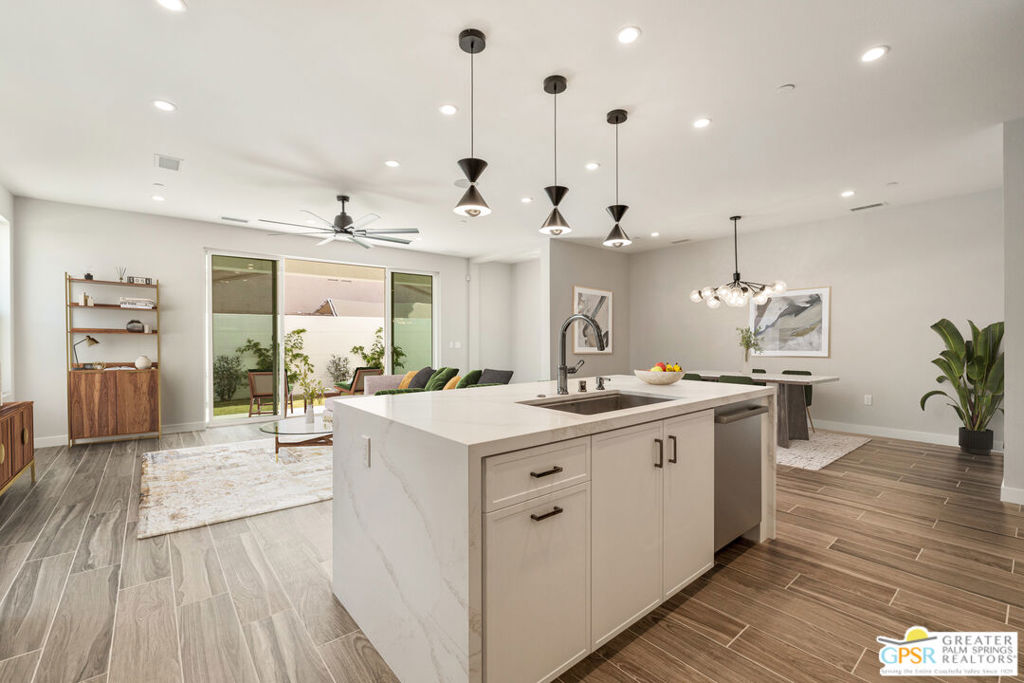 51630 Avenida Villa