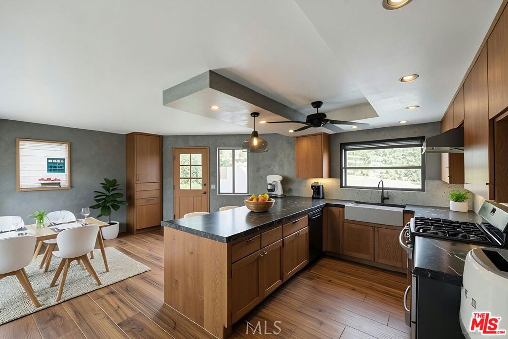 222 El Cielo Lane