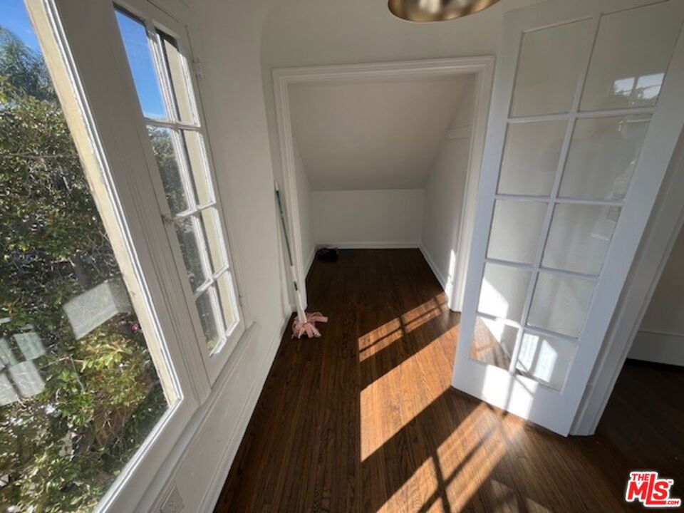 1040 S Longwood Avenue