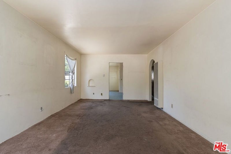 841 Laveta Terrace