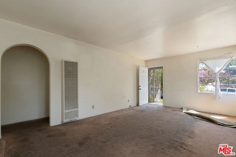 841 Laveta Terrace