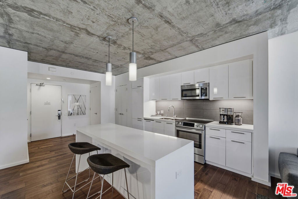 8500 W Sunset Boulevard 708