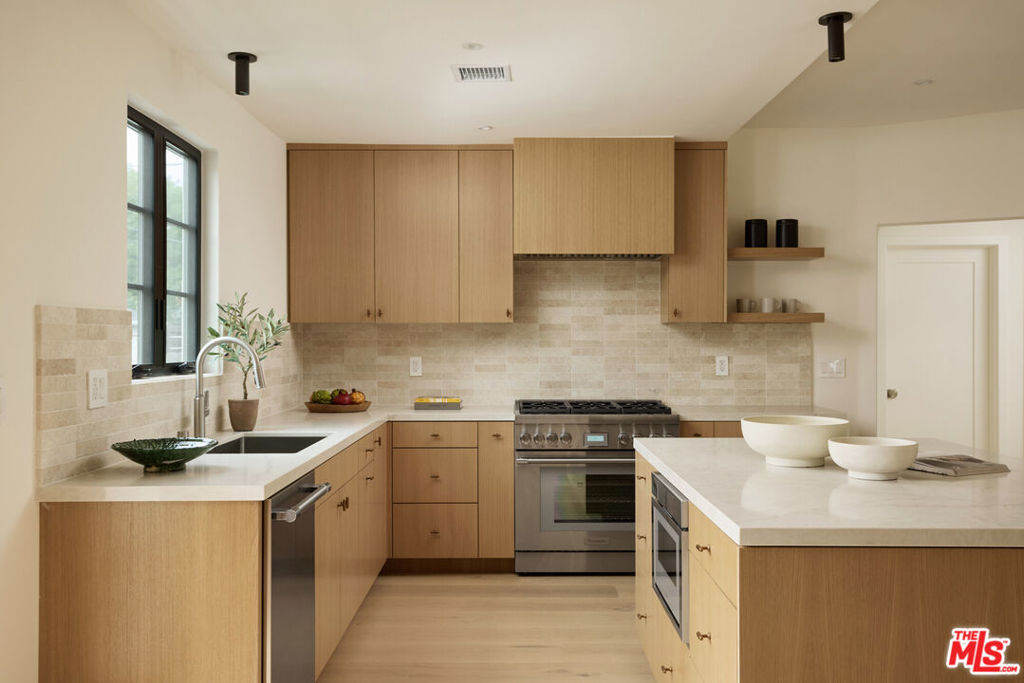 2757 Overland Avenue