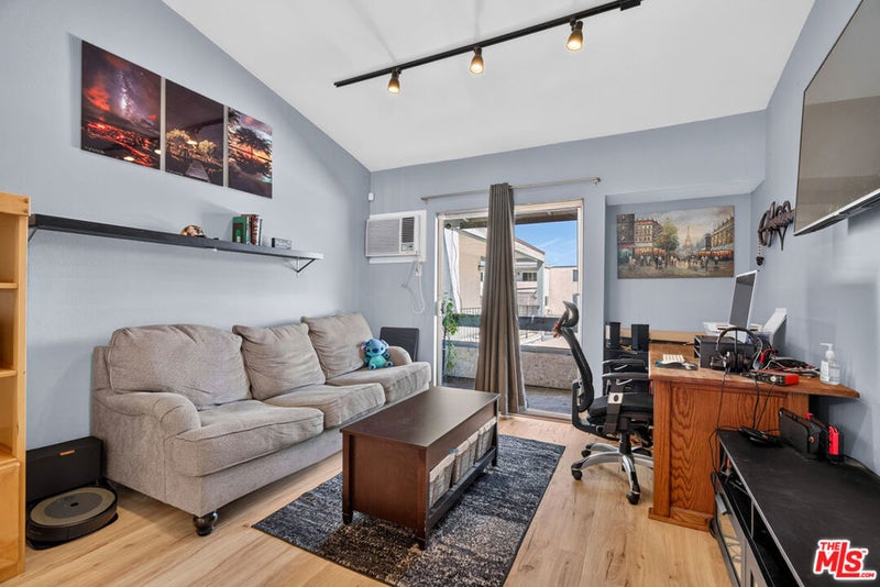 21801 Roscoe Boulevard 205