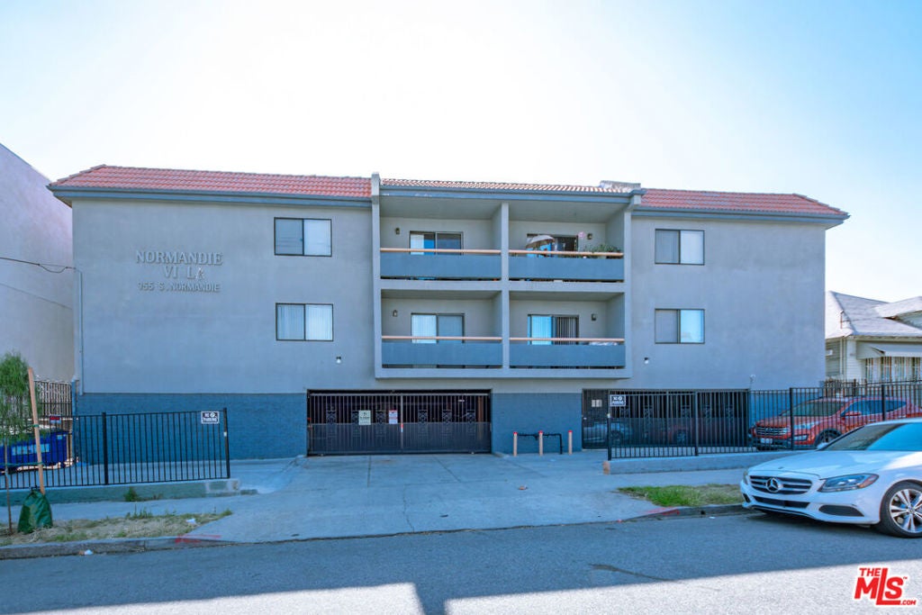 955 S Normandie Avenue
