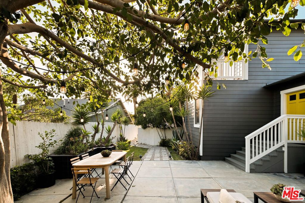 1012 Manzanita Street