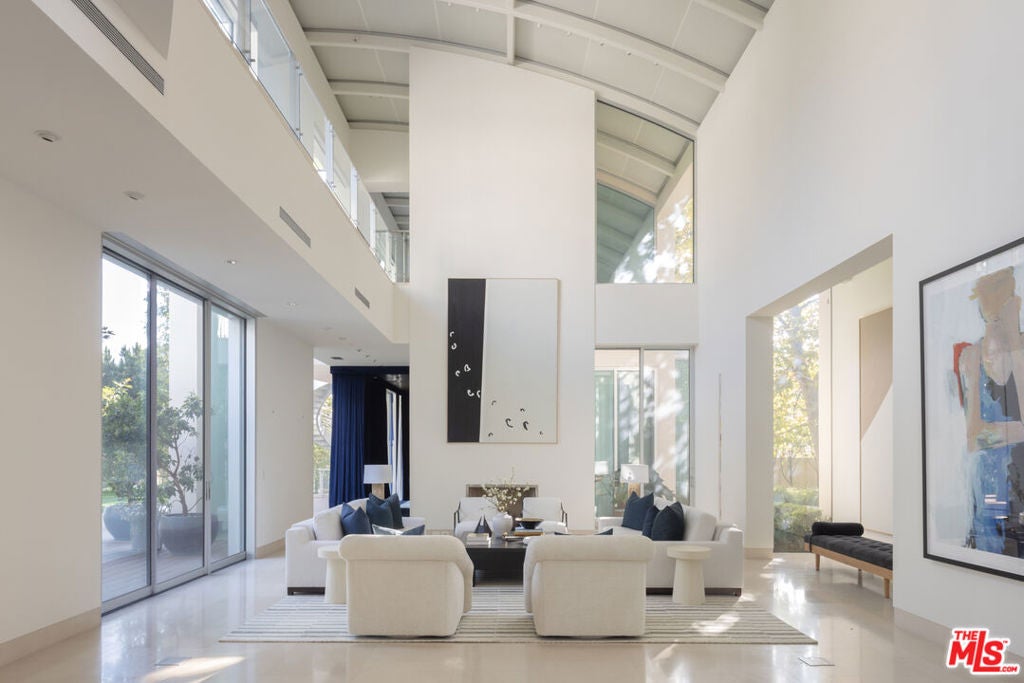 652 Chautauqua Boulevard